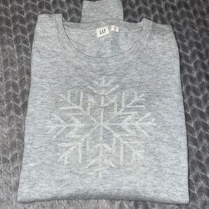 GAP Wool Blend Lightweight Christmas Sweater.  Gray. Medium Long.